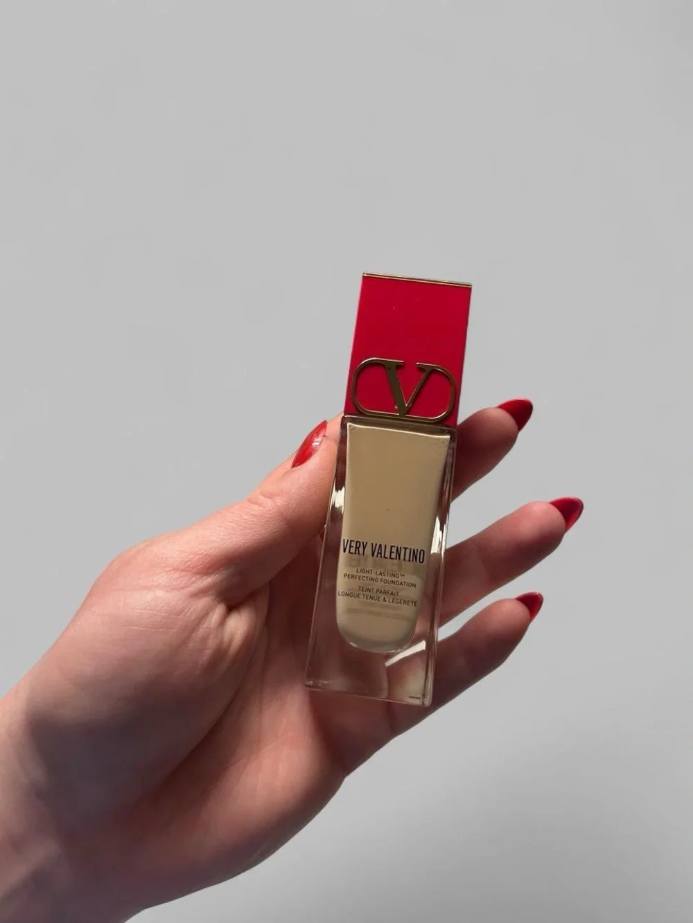 Valentino Very Valentino Light-Lasting Perfecting Foundation